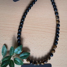 Load image into Gallery viewer, KWENU NECKLACE

